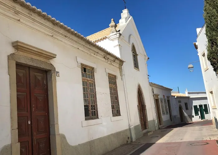 Flor De Amendoeira البوفيرا